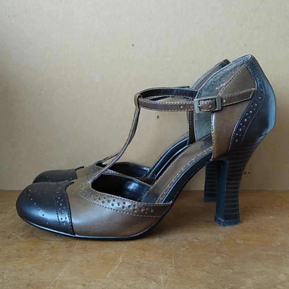 Bongo 2-Tone Brown Spectator T-Strap Heels | size 8 - Picture 2 of 12